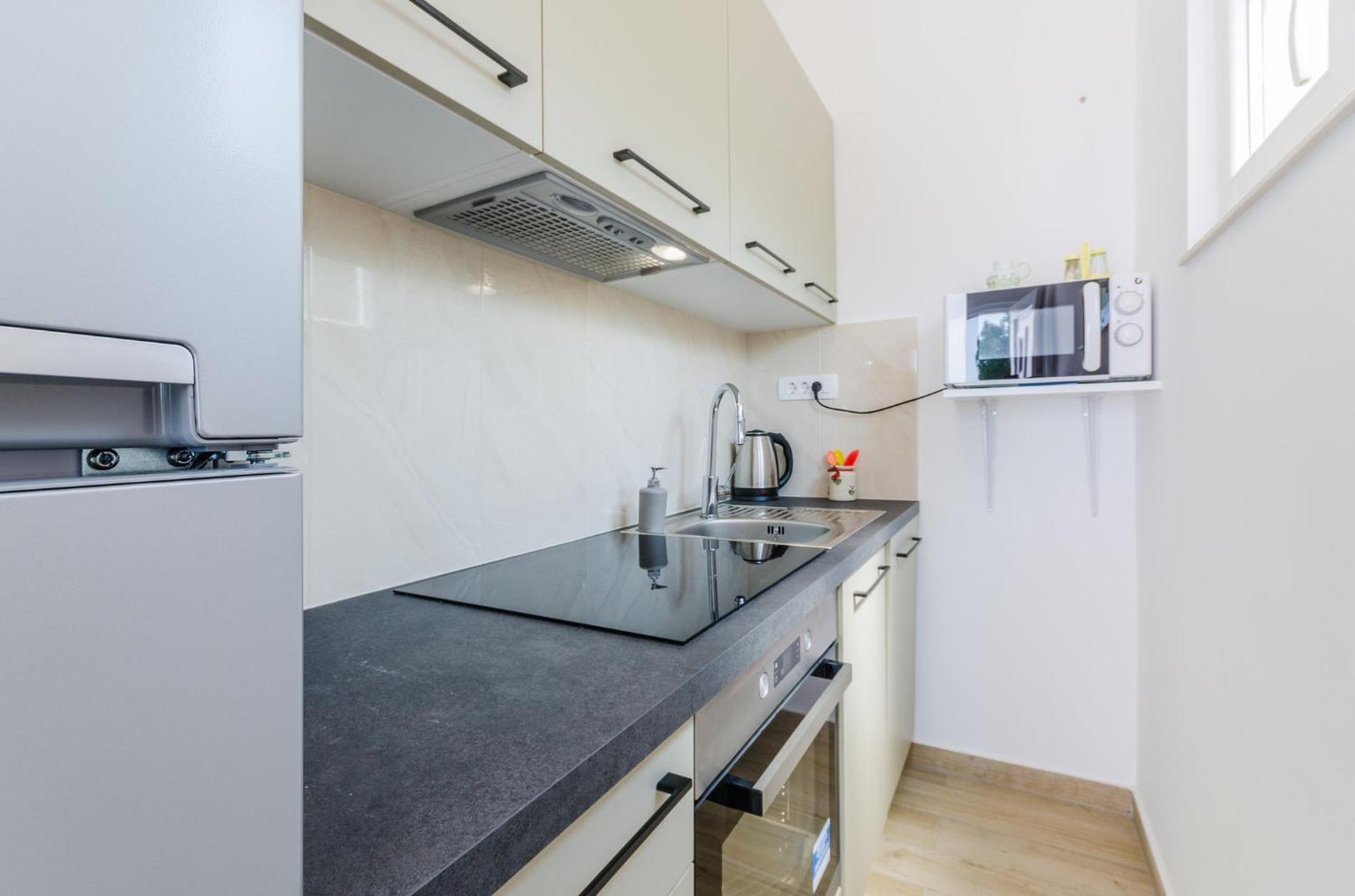Leng Apartment ดรามัลย์ ภายนอก รูปภาพ