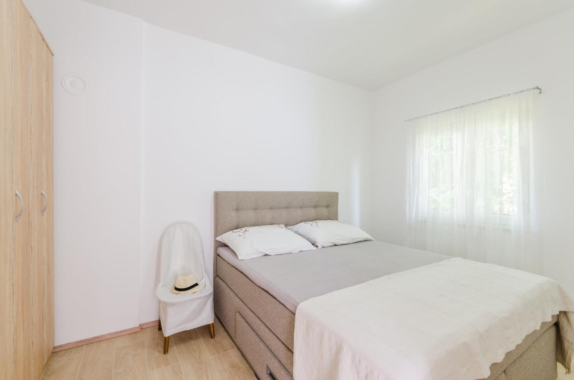 Leng Apartment ดรามัลย์ ภายนอก รูปภาพ