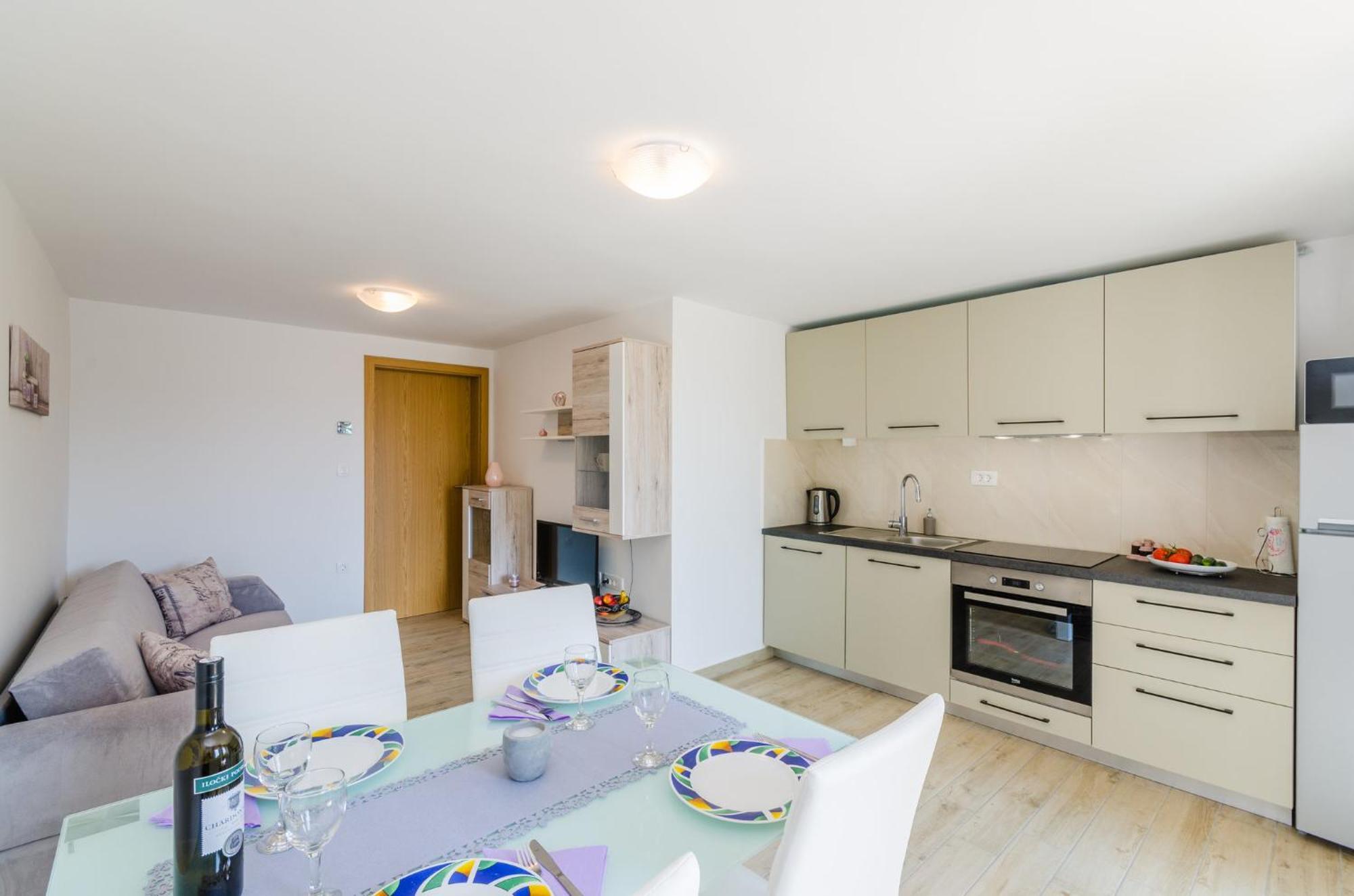 Leng Apartment ดรามัลย์ ภายนอก รูปภาพ